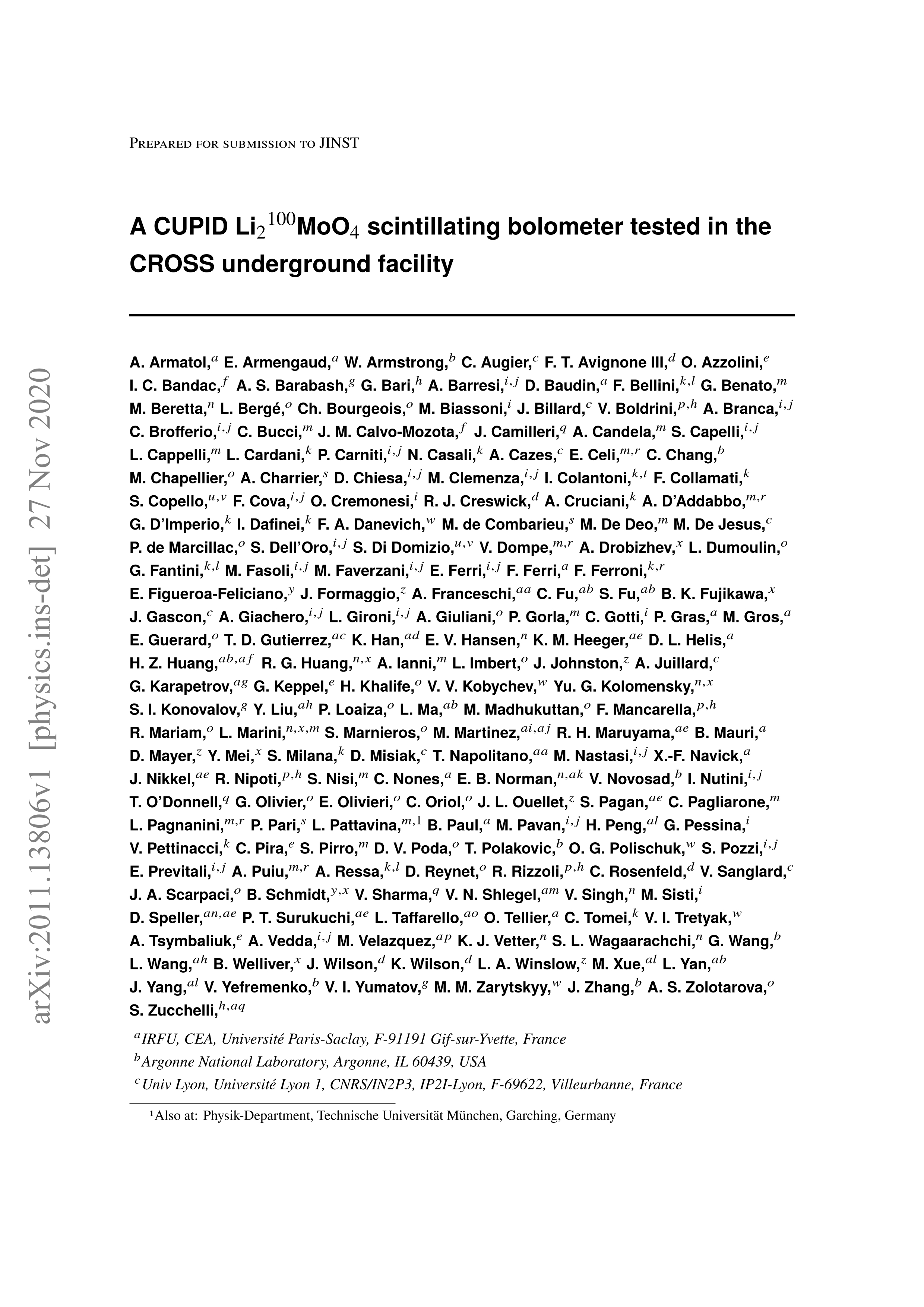 A CUPID Li<sub>2<sub><sup>100<sup>MoO<sub>4<sub> scintillating bolometer tested in the CROSS underground facility