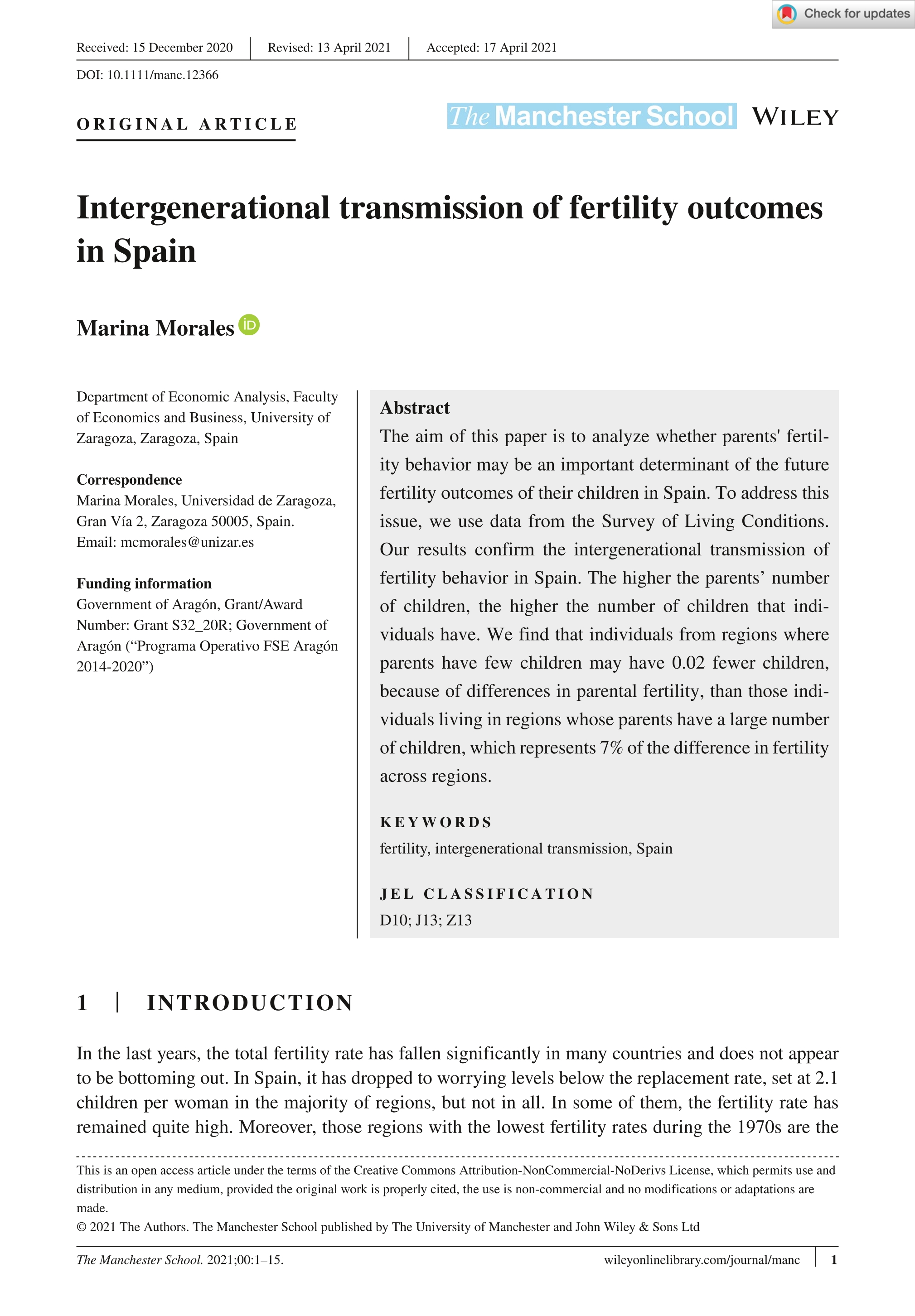 Intergenerational transmission of fertility outcomes in Spain