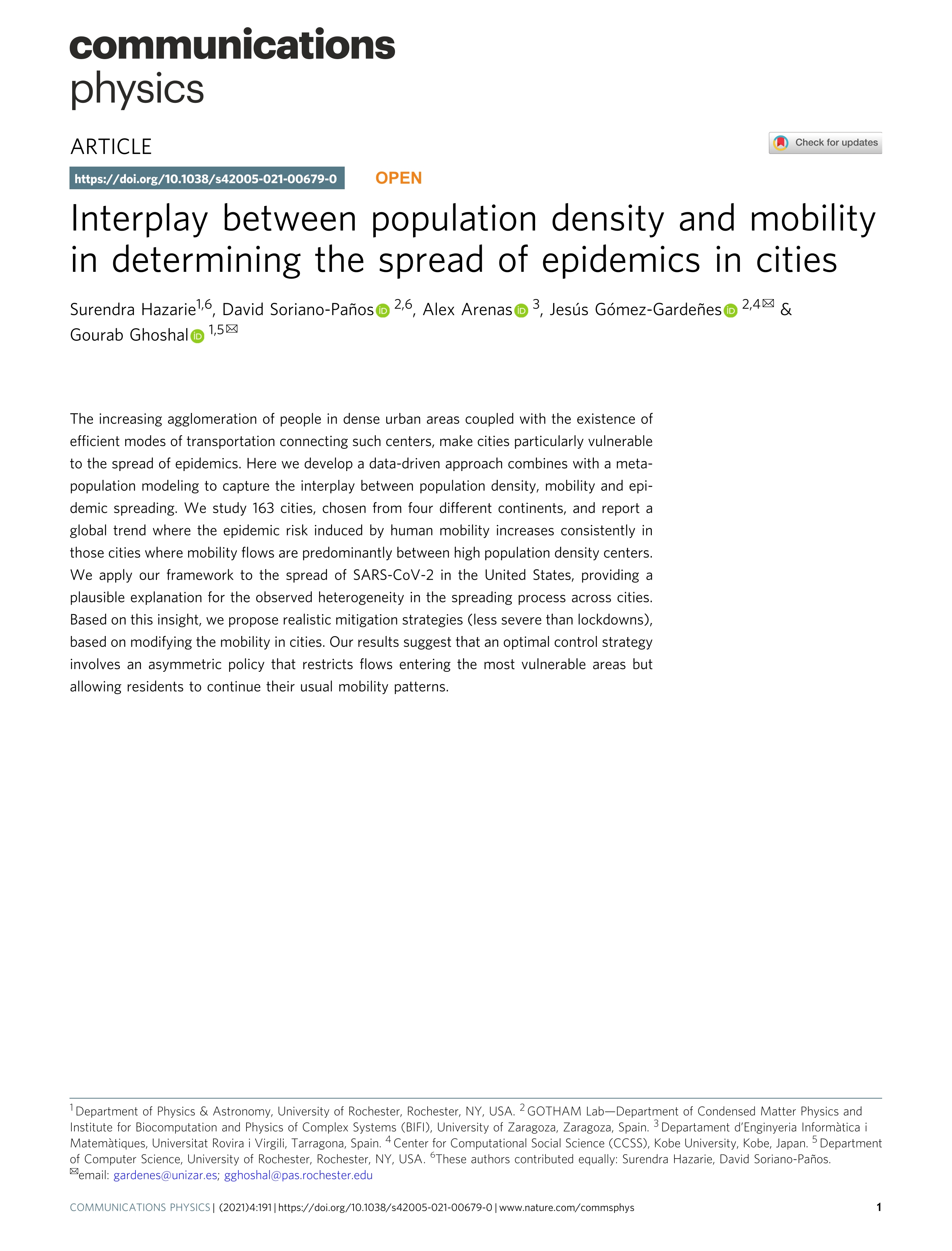 Interplay between population density and mobility in determining the spread of epidemics in cities