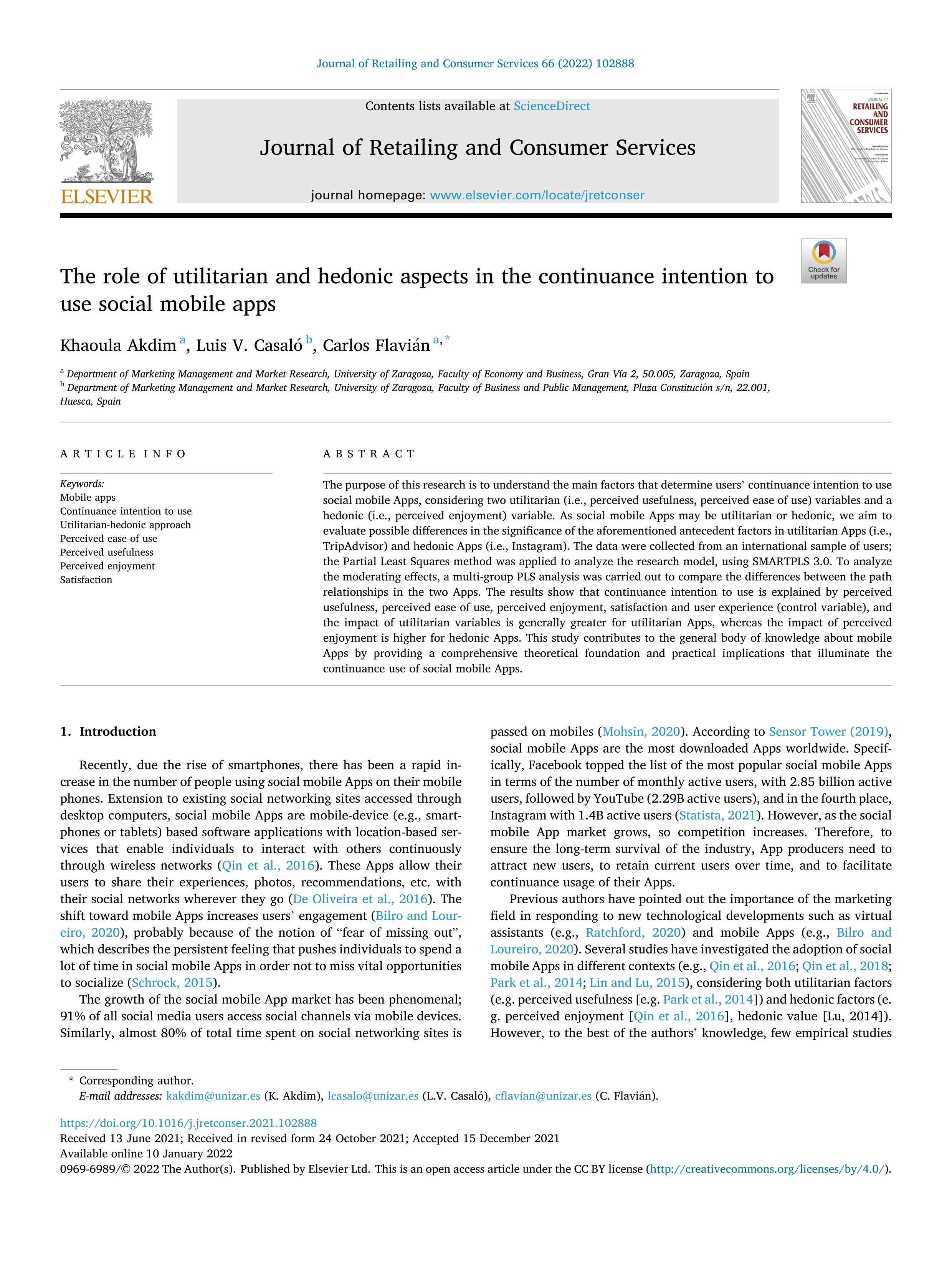 The role of utilitarian and hedonic aspects in the continuance intention to use social mobile apps