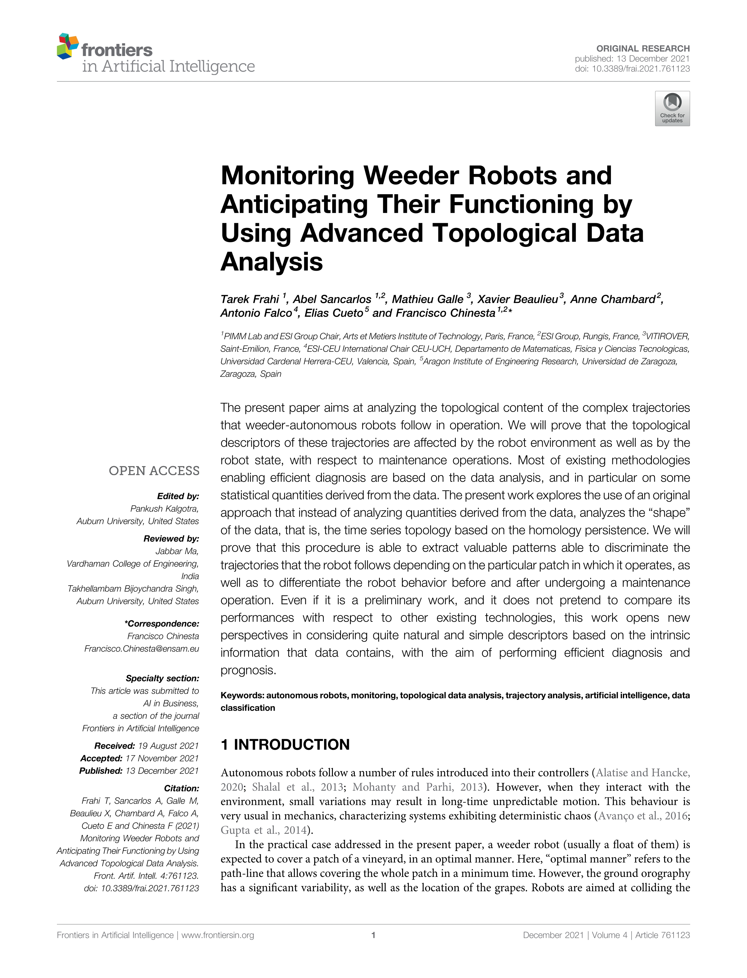 Monitoring weeder robots and anticipating their functioning by using advanced topological data analysis