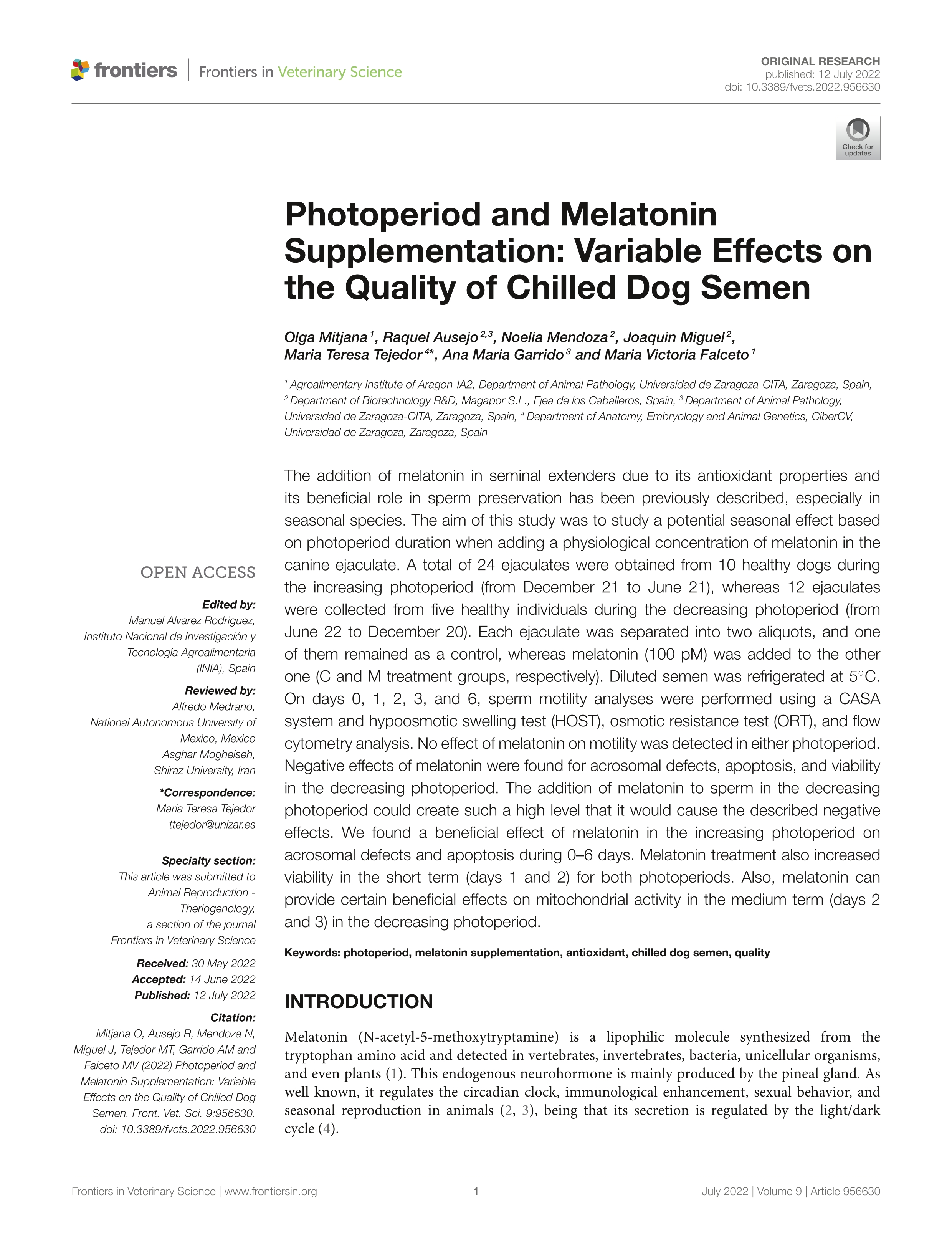 Photoperiod and Melatonin Supplementation: Variable Effects on the Quality of Chilled Dog Semen