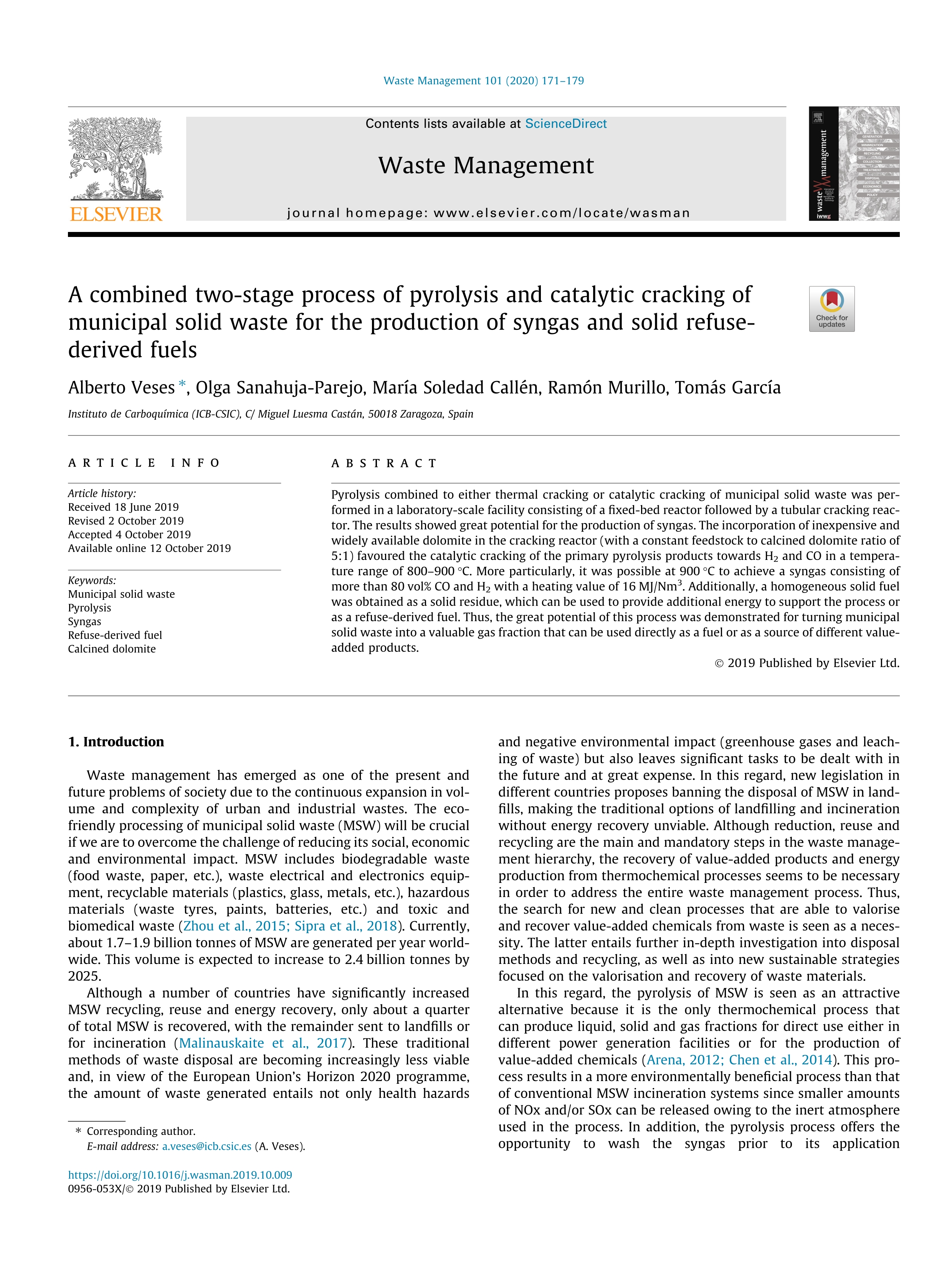 A combined two-stage process of pyrolysis and catalytic cracking of municipal solid waste for the production of syngas and solid refuse-derived fuels