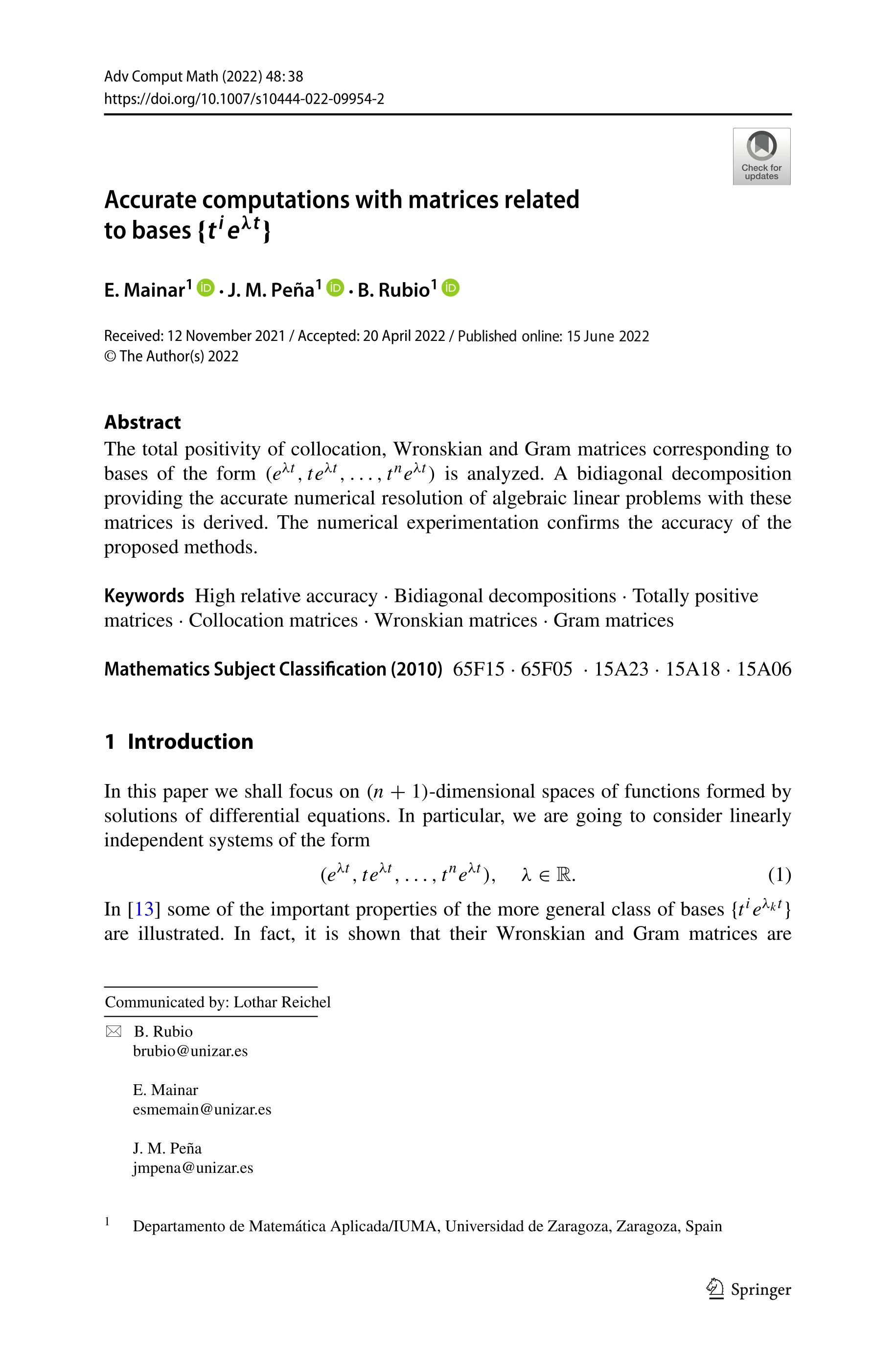 Accurate computations with matrices related to bases {tie¿t}