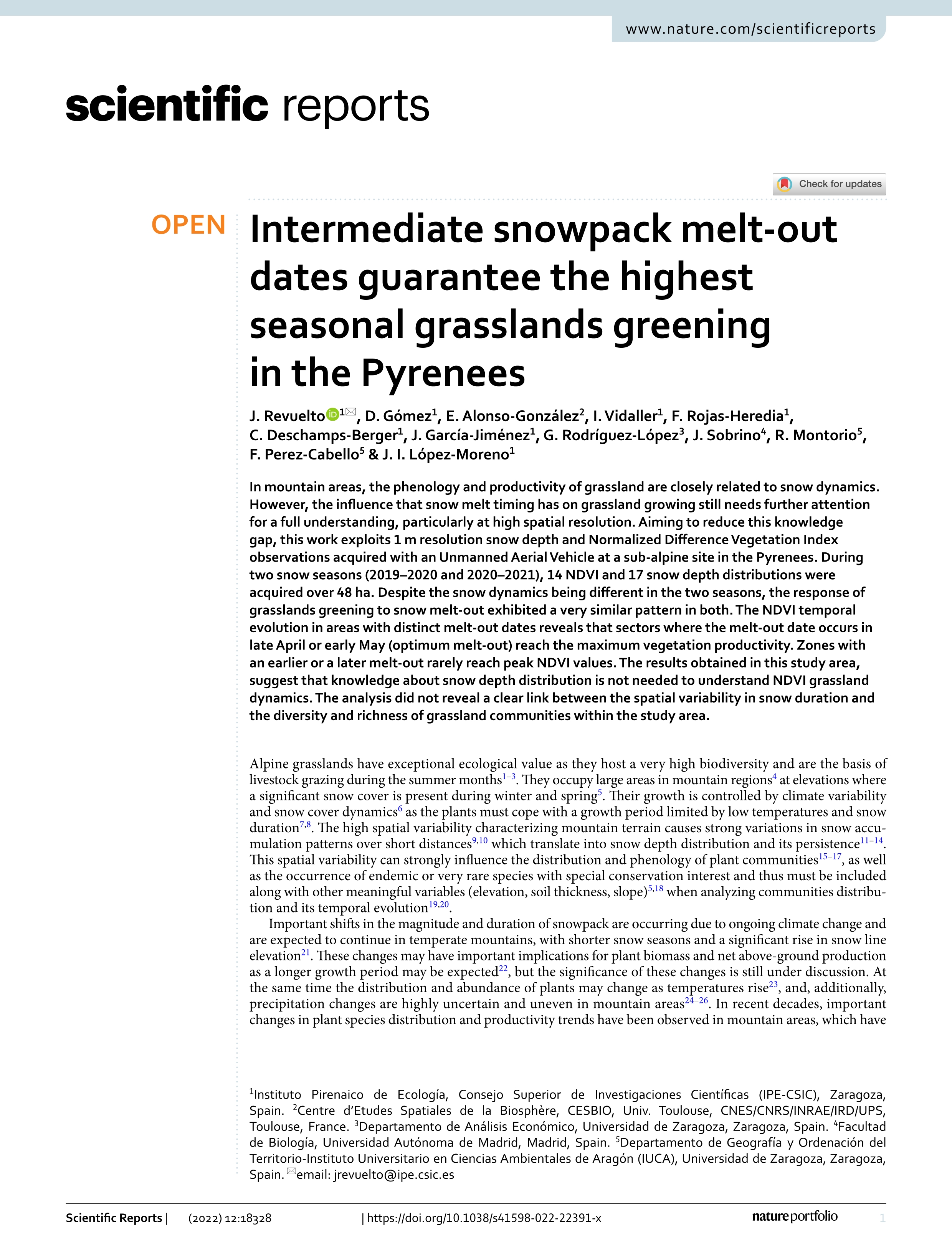 Intermediate snowpack melt-out dates guarantee the highest seasonal grasslands greening in the Pyrenees