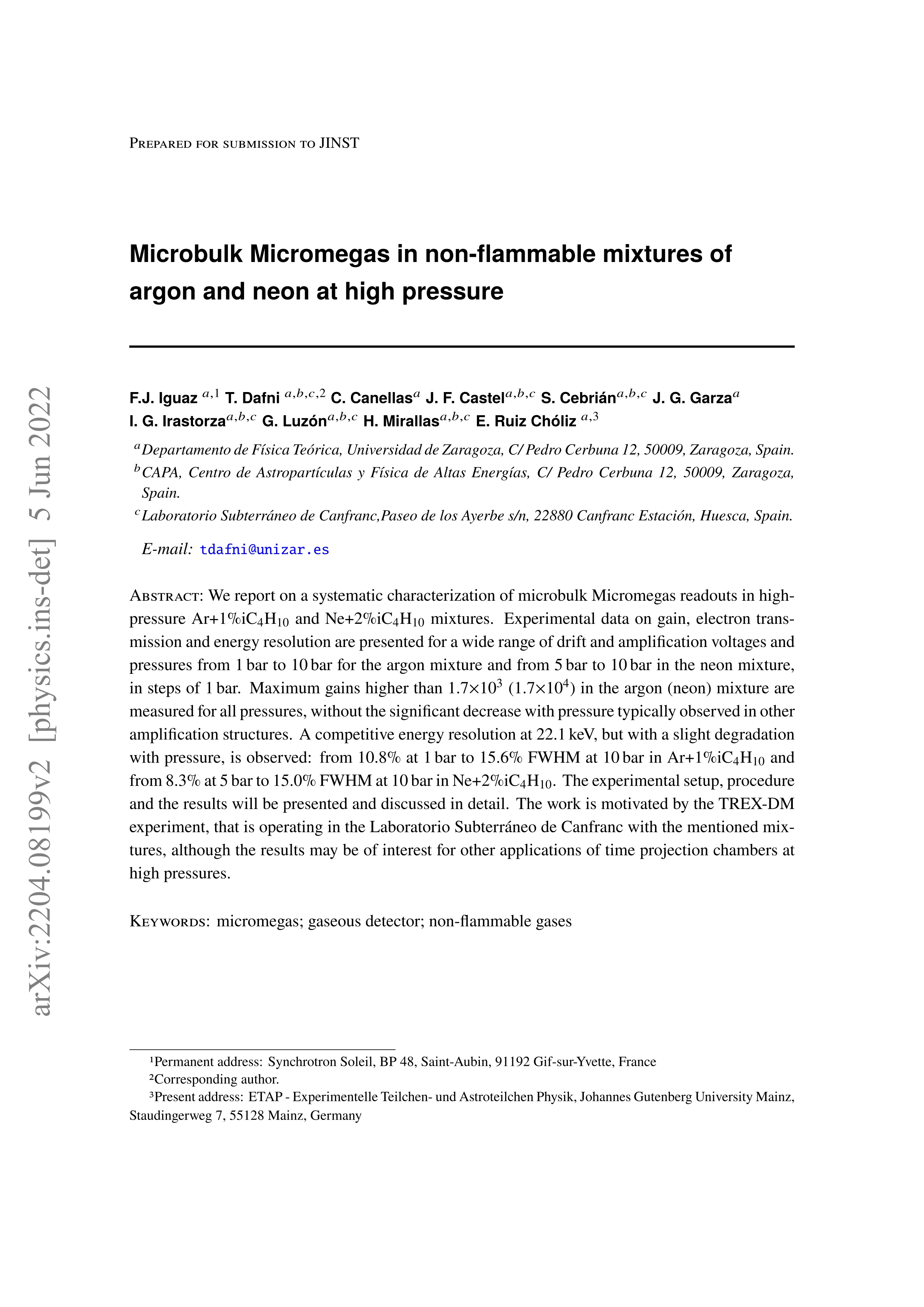 Microbulk Micromegas in non-flammable mixtures of argon and neon at high pressure