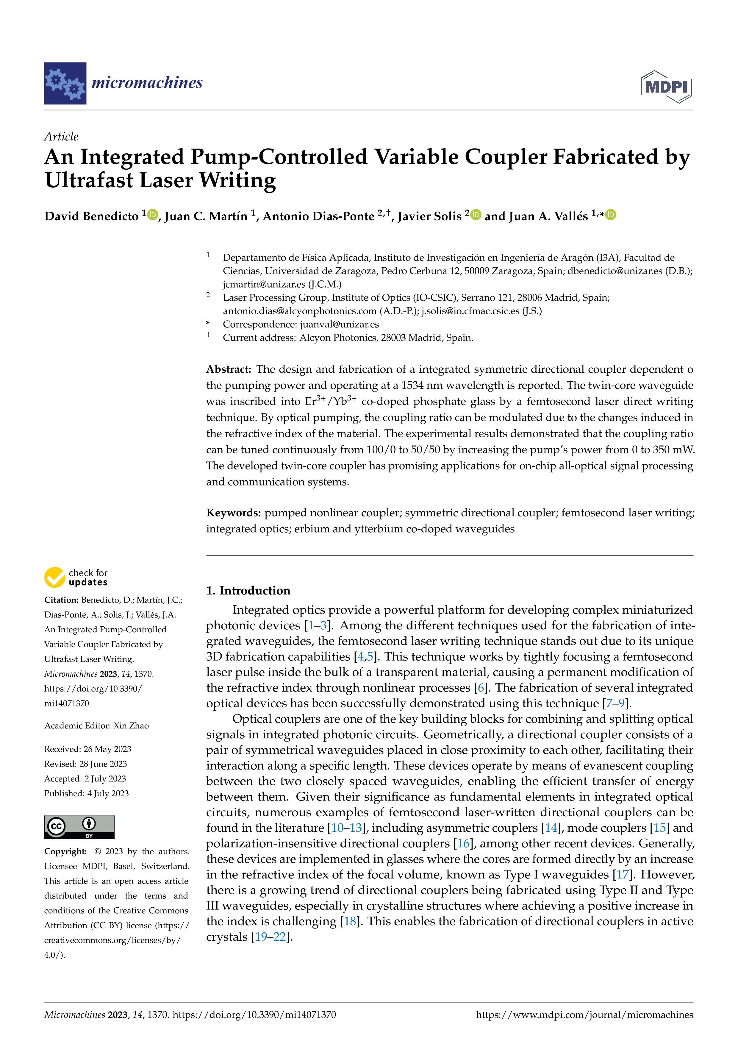 An integrated pump-controlled variable coupler fabricated by ultrafast laser writing