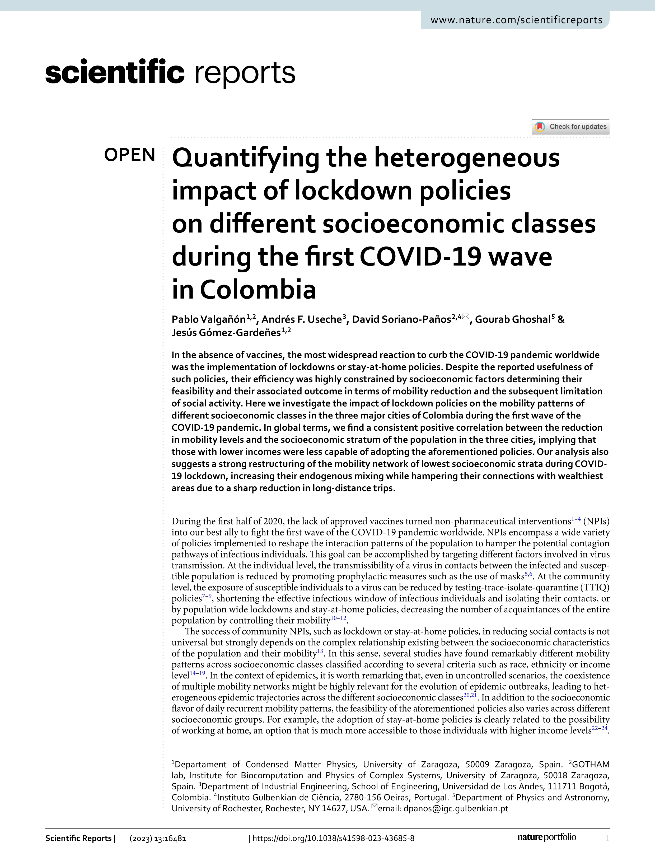 Quantifying the heterogeneous impact of lockdown policies on different socioeconomic classes during the first COVID-19 wave in Colombia