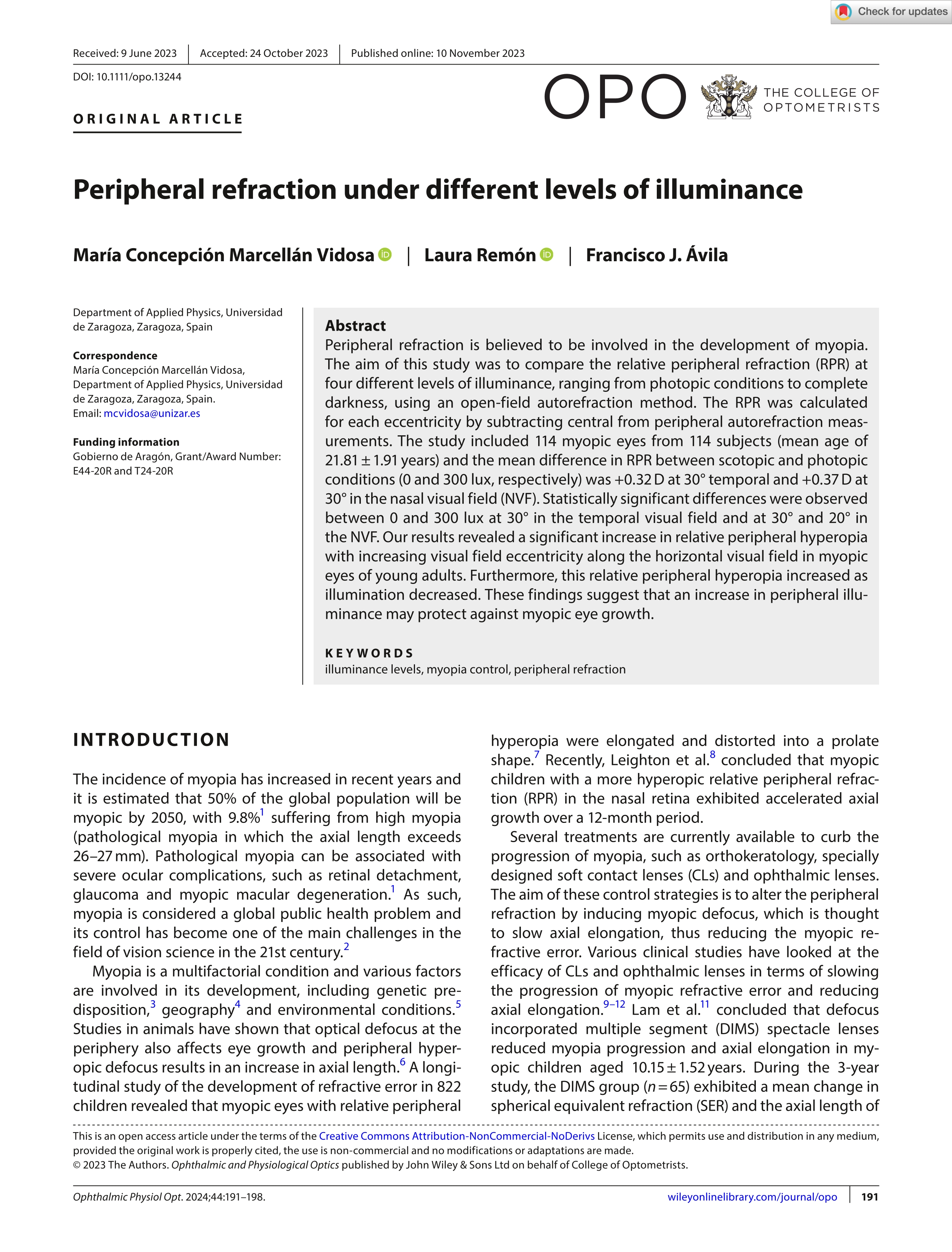 Peripheral refraction under different levels of illuminance