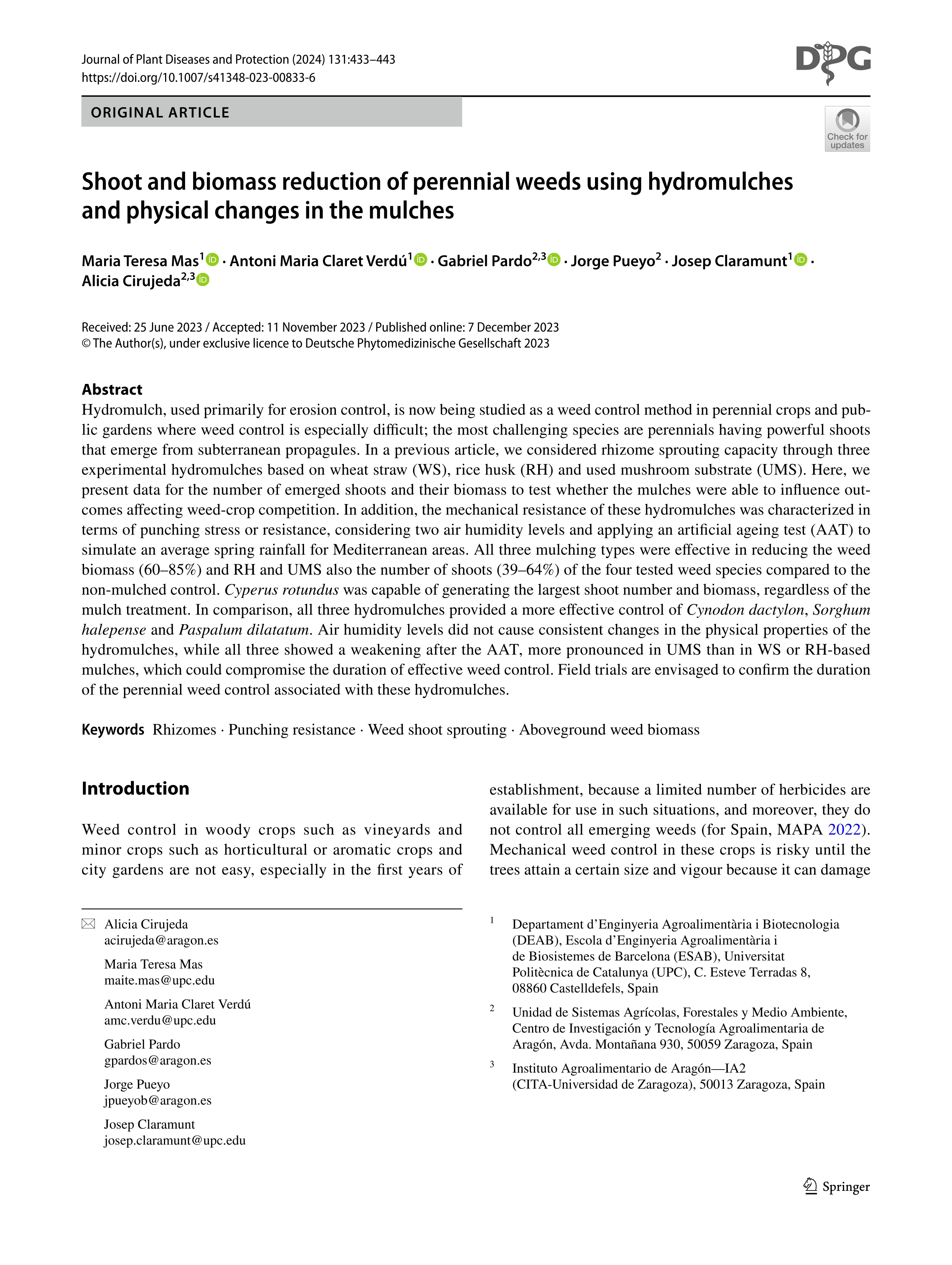 Shoot and biomass reduction of perennial weeds using hydromulches and physical changes in the mulches