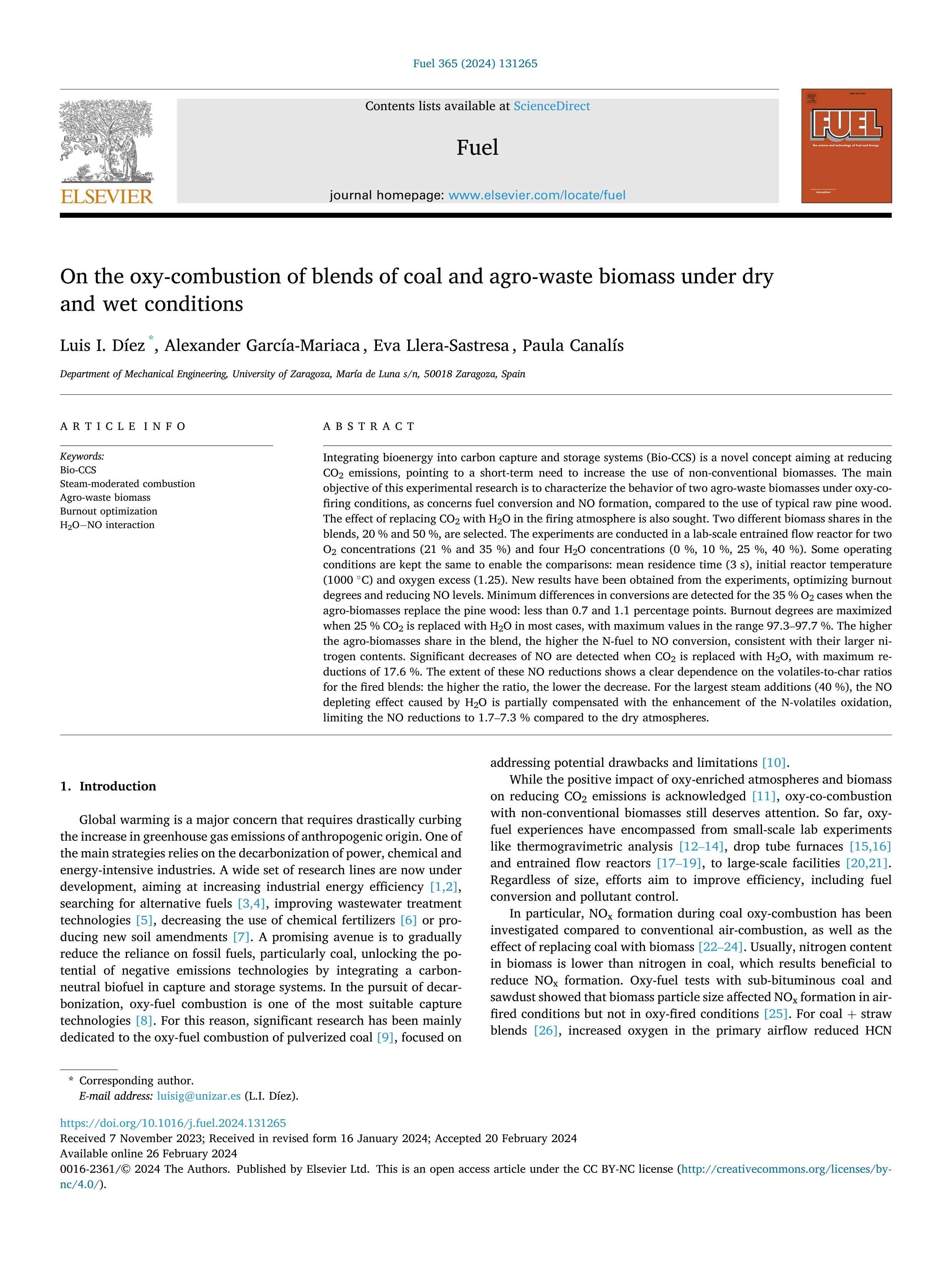 On the oxy-combustion of blends of coal and agro-waste biomass under dry and wet conditions