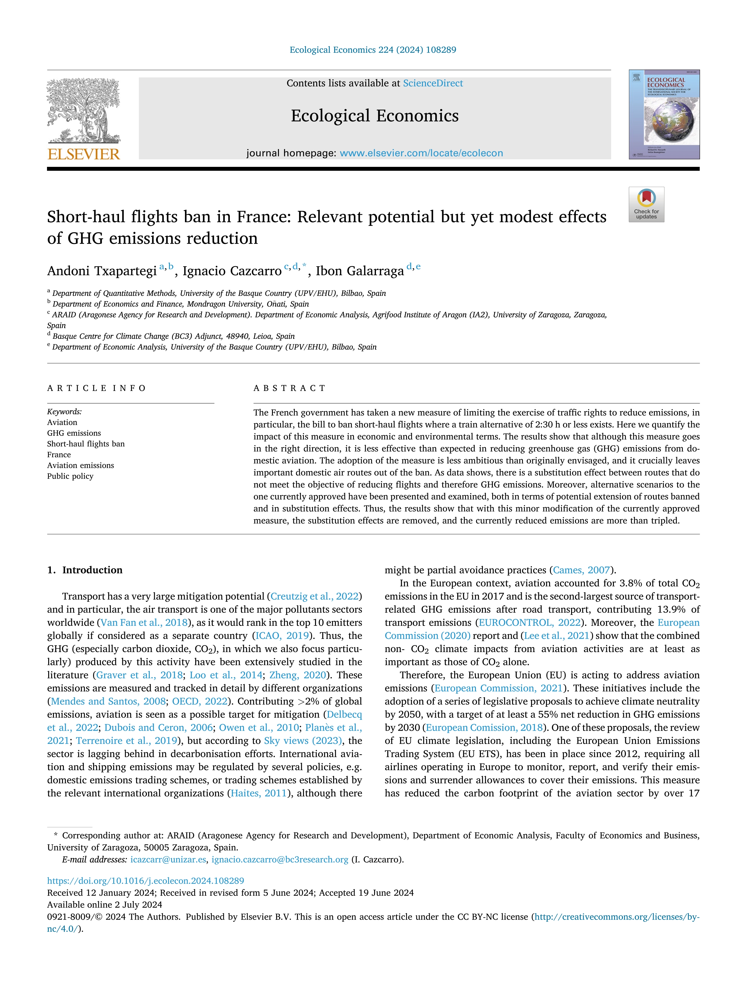 Short-haul flights ban in France: Relevant potential but yet modest effects of GHG emissions reduction