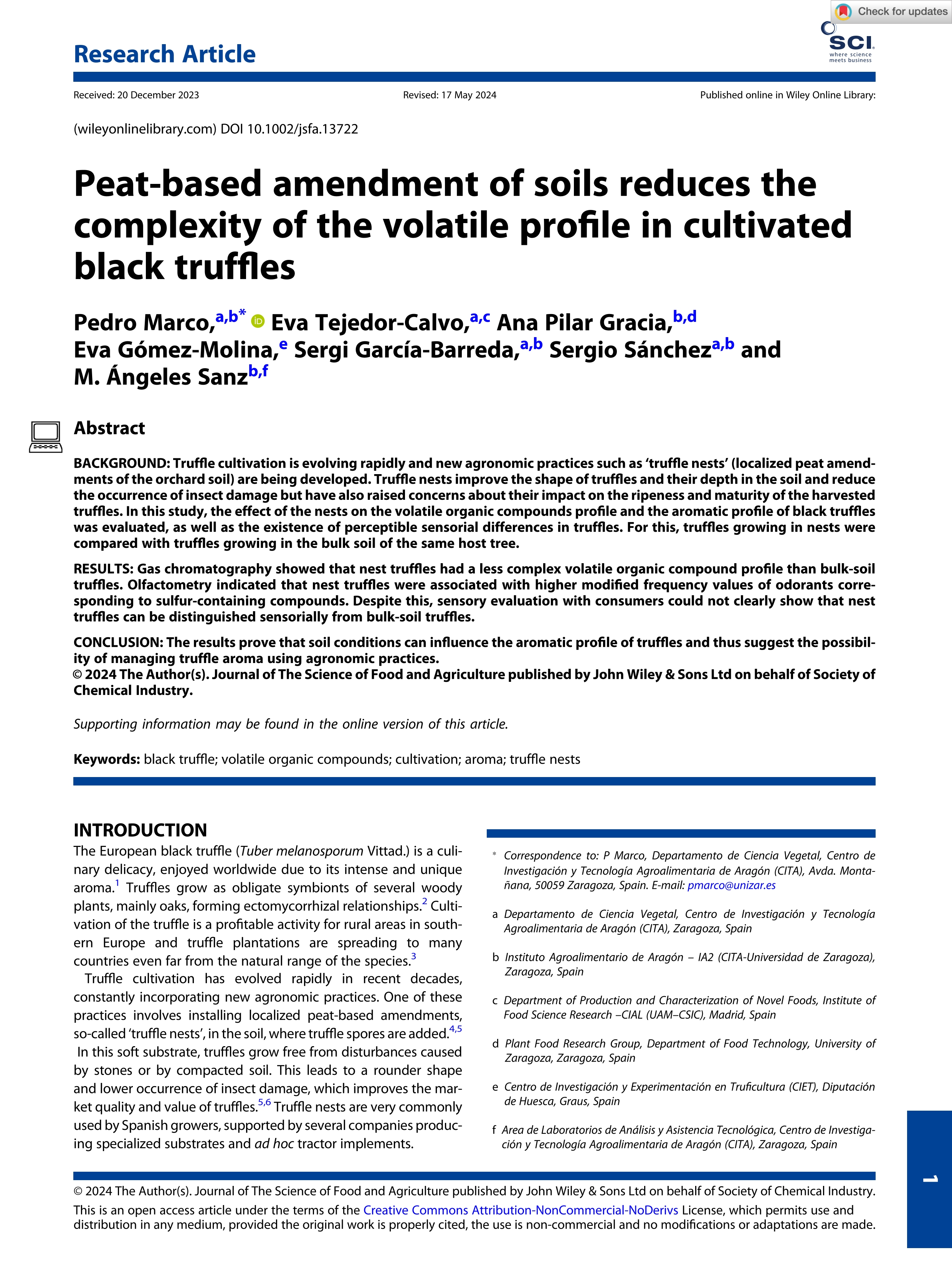 Peat-based amendment of soils reduces the complexity of the volatile profile in cultivated black truffles