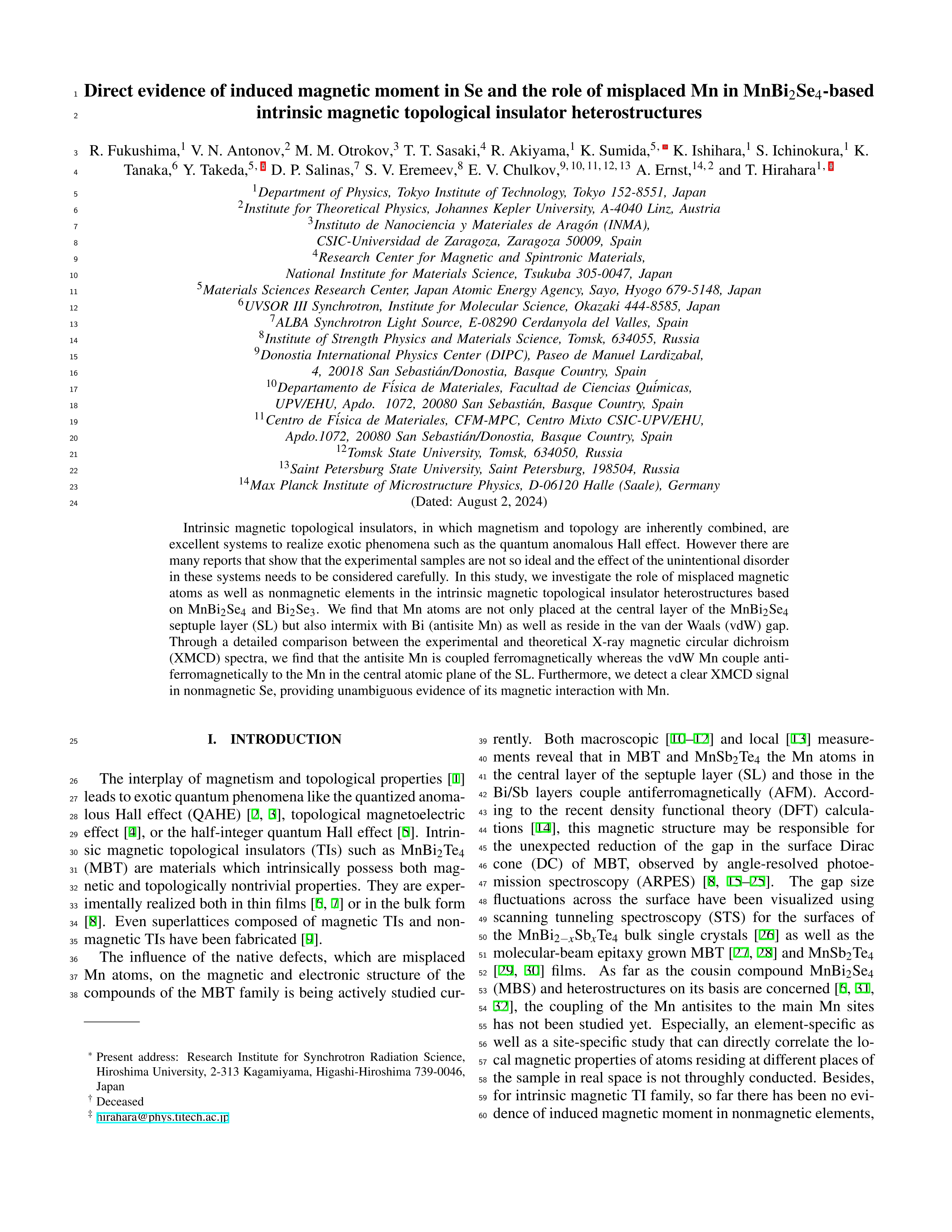 Direct evidence of induced magnetic moment in Se and the role of misplaced Mn in MnBi2Se4-based intrinsic magnetic topological insulator heterostructures