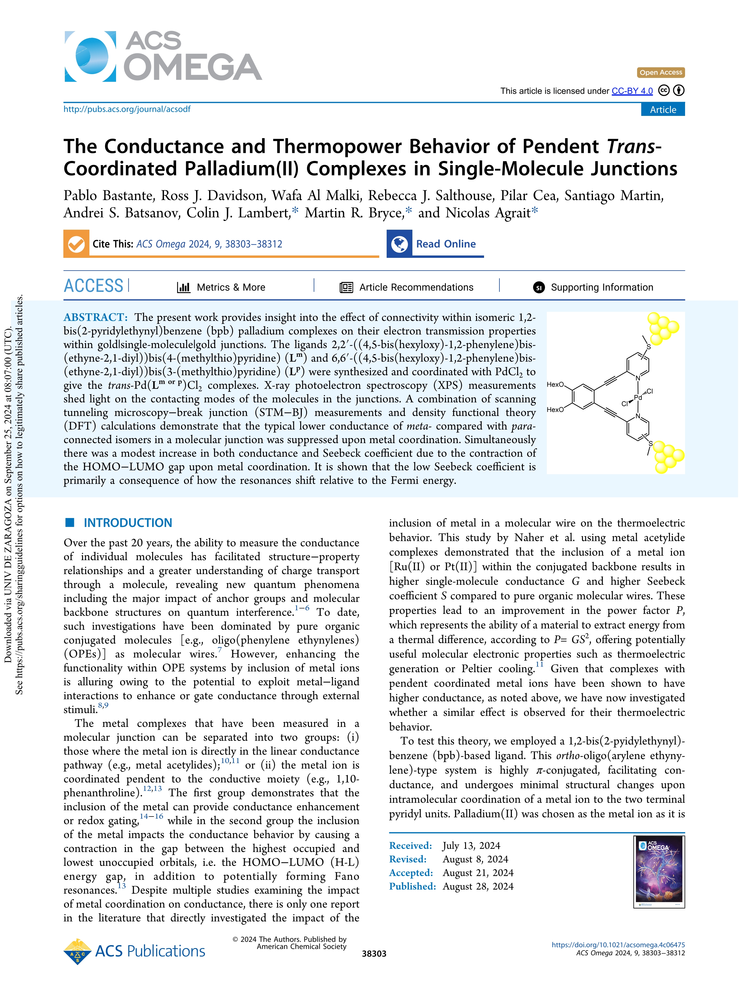 The conductance and thermopower behavior of pendent trans-coordinated Palladium(II) complexes in cingle-molecule junctions