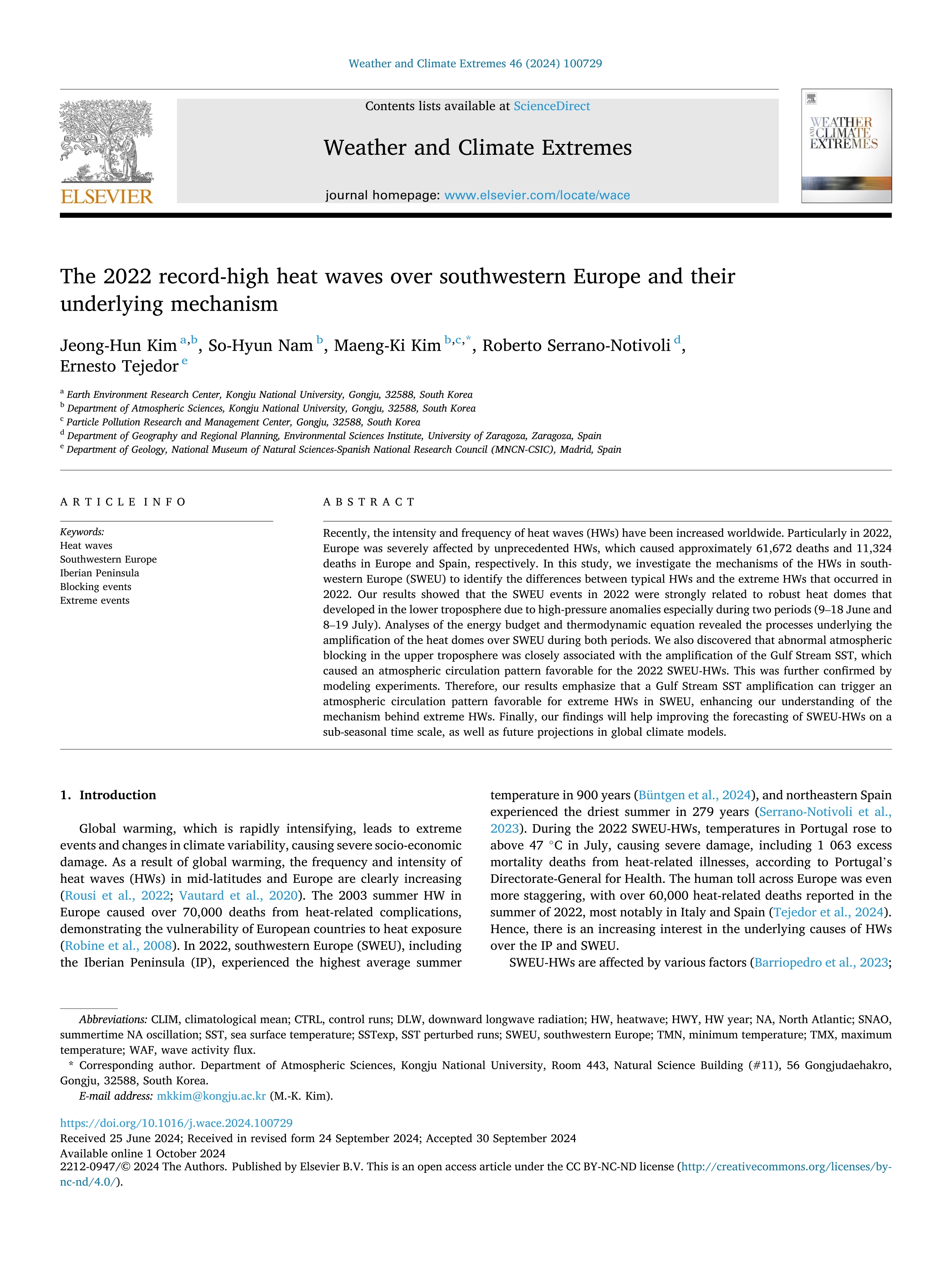 The 2022 record-high heat waves over southwestern Europe and their underlying mechanism