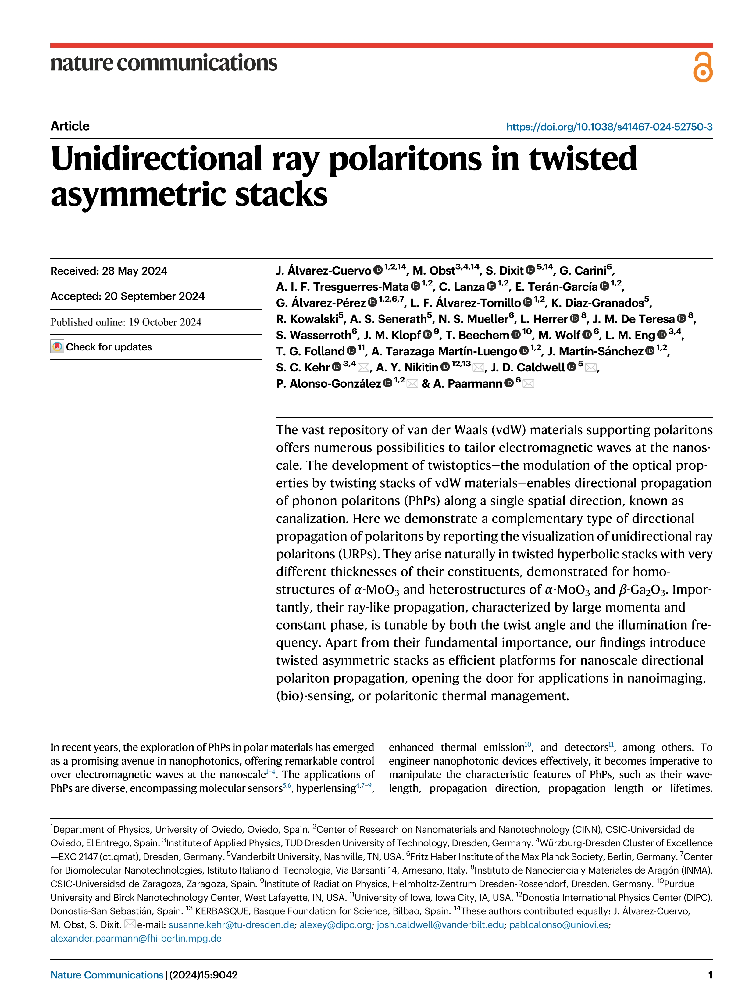 Unidirectional ray polaritons in twisted asymmetric stacks