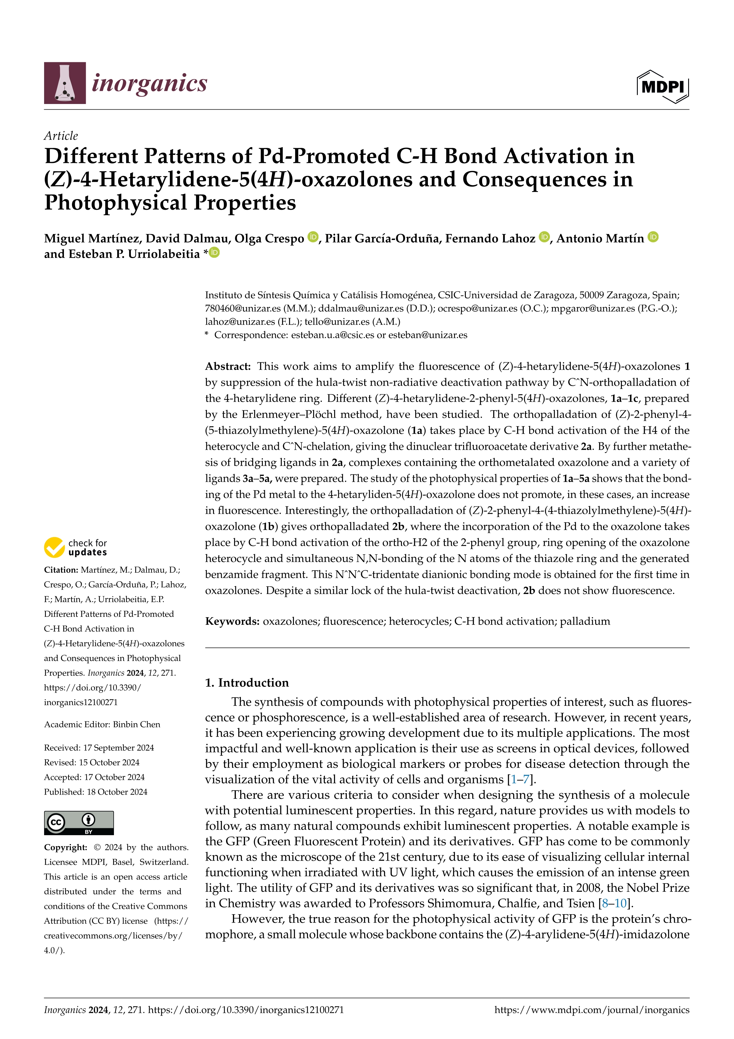 Different Patterns of Pd-Promoted C-H Bond Activation in (Z)-4-Hetarylidene-5(4H)-oxazolones and Consequences in Photophysical Properties