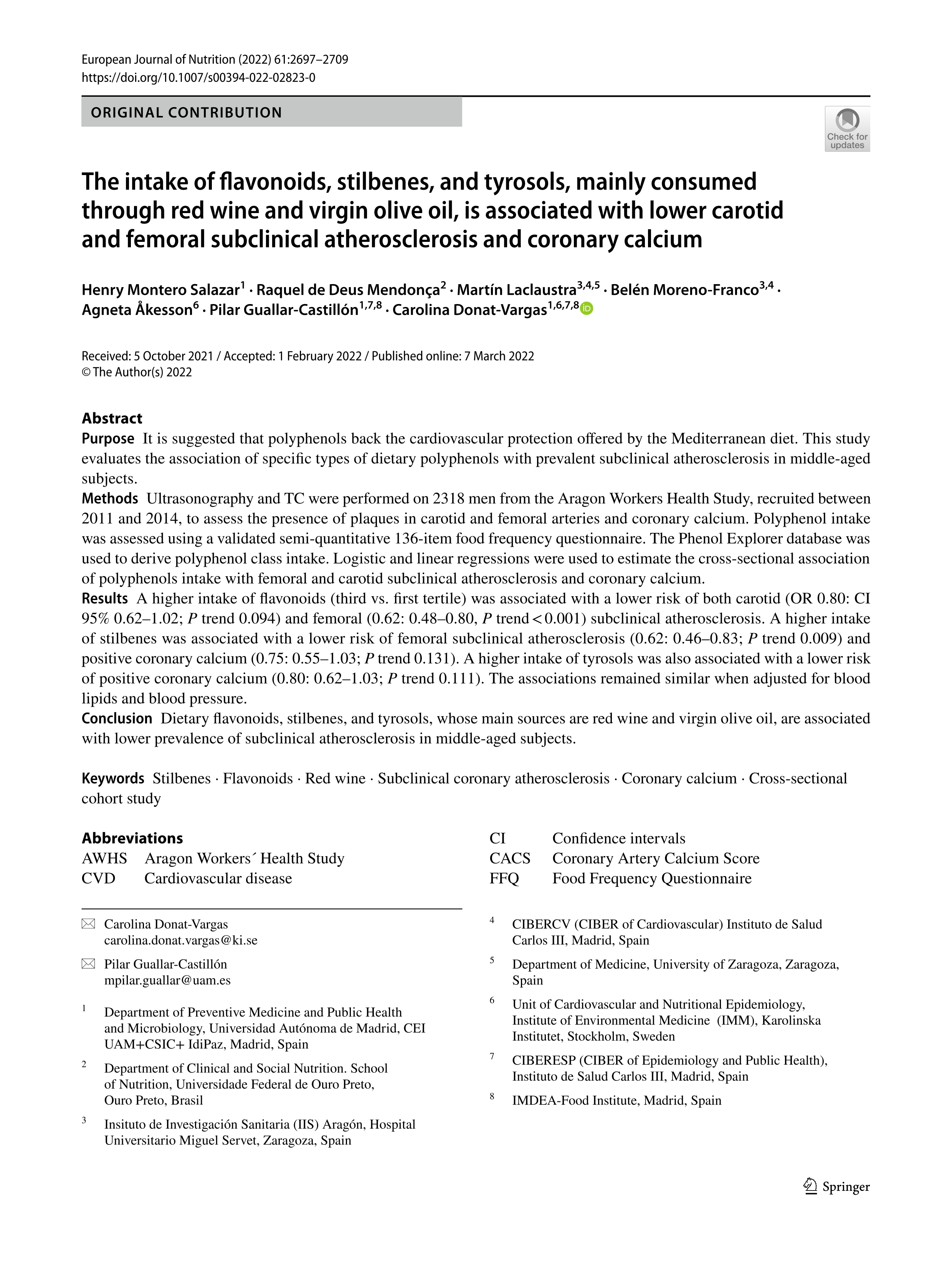 The intake of flavonoids, stilbenes, and tyrosols, mainly consumed through red wine and virgin olive oil, is associated with lower carotid and femoral subclinical atherosclerosis and coronary calcium