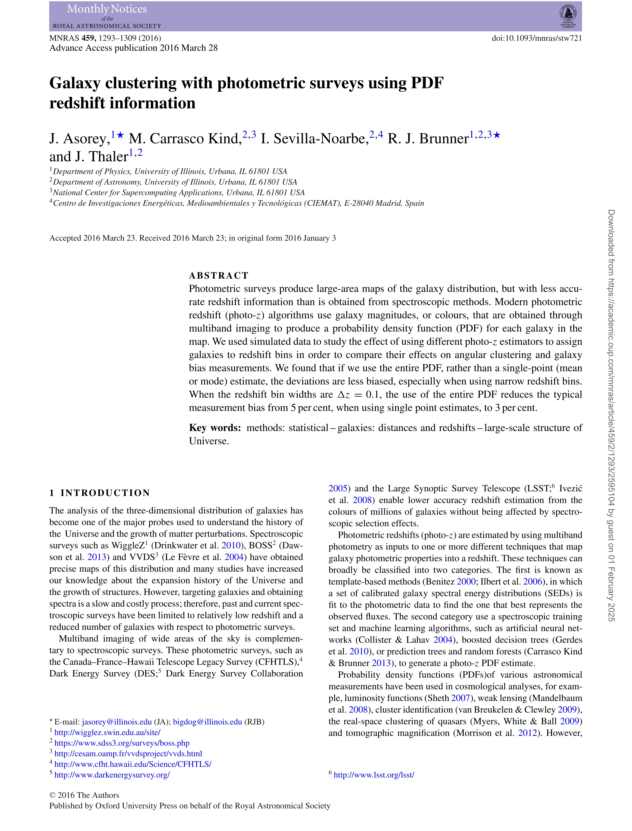Galaxy clustering with photometric surveys using PDF redshift information