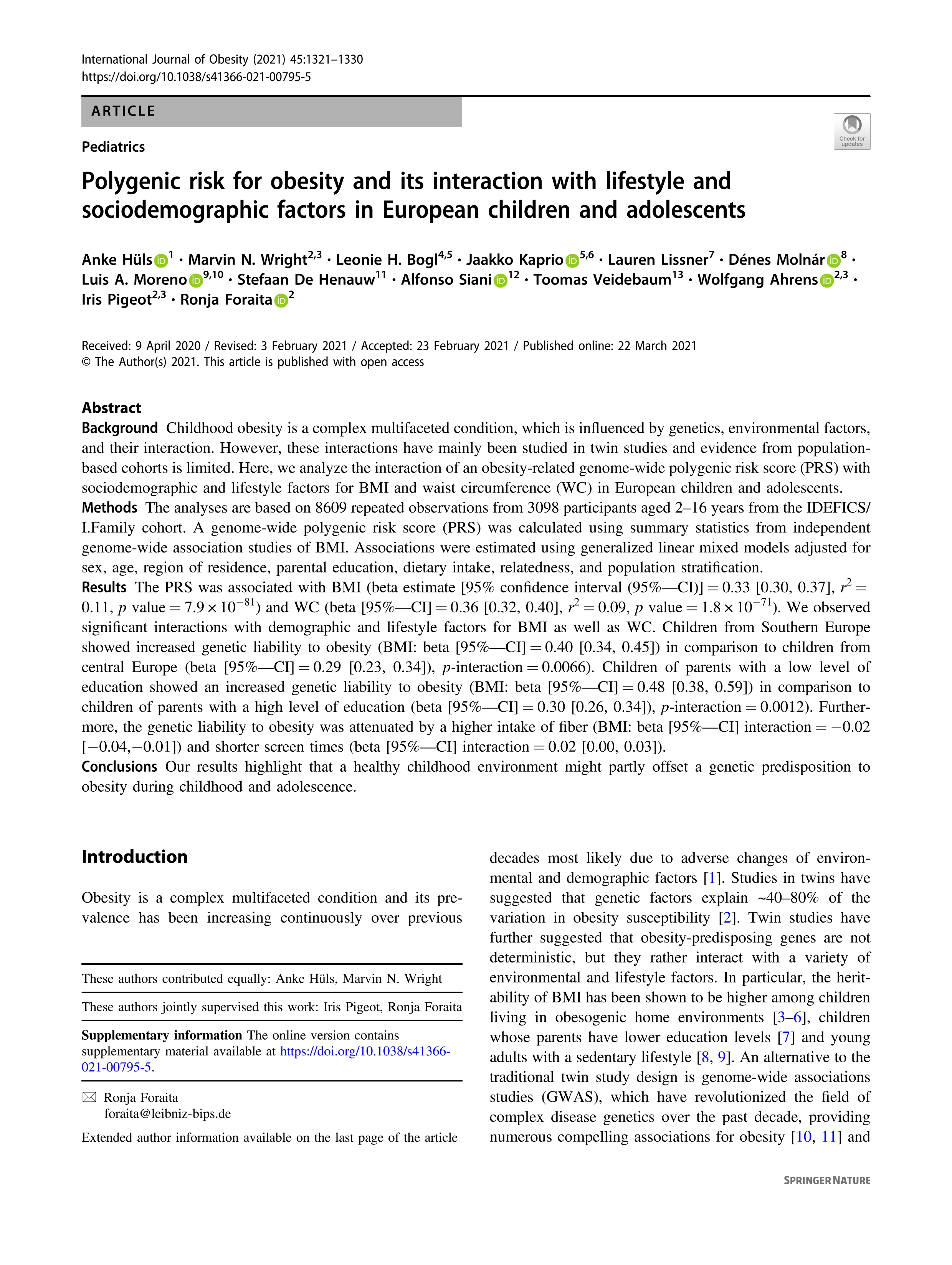 Polygenic risk for obesity and its interaction with lifestyle and sociodemographic factors in European children and adolescents