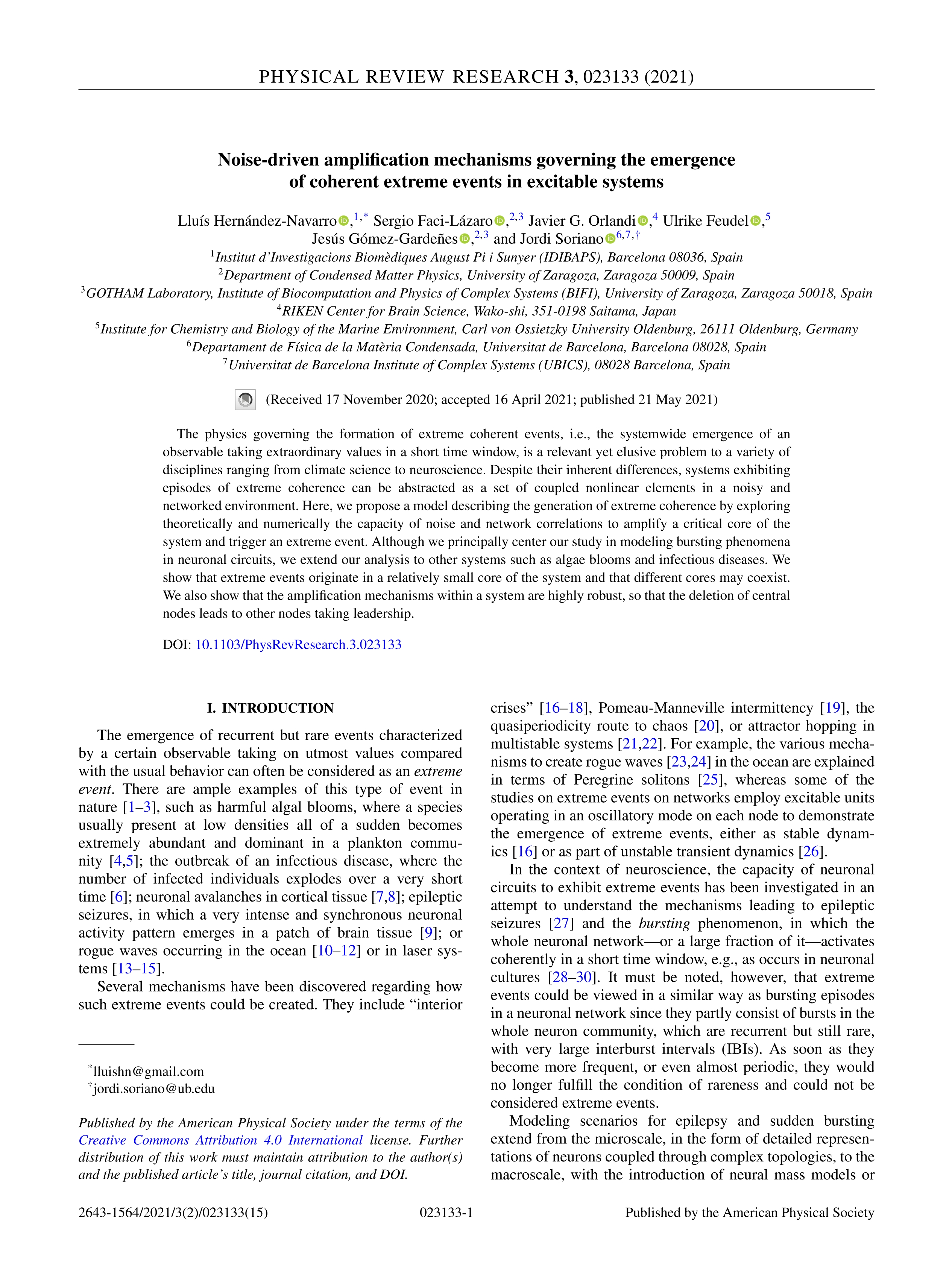 Noise-driven amplification mechanisms governing the emergence of coherent extreme events in excitable systems
