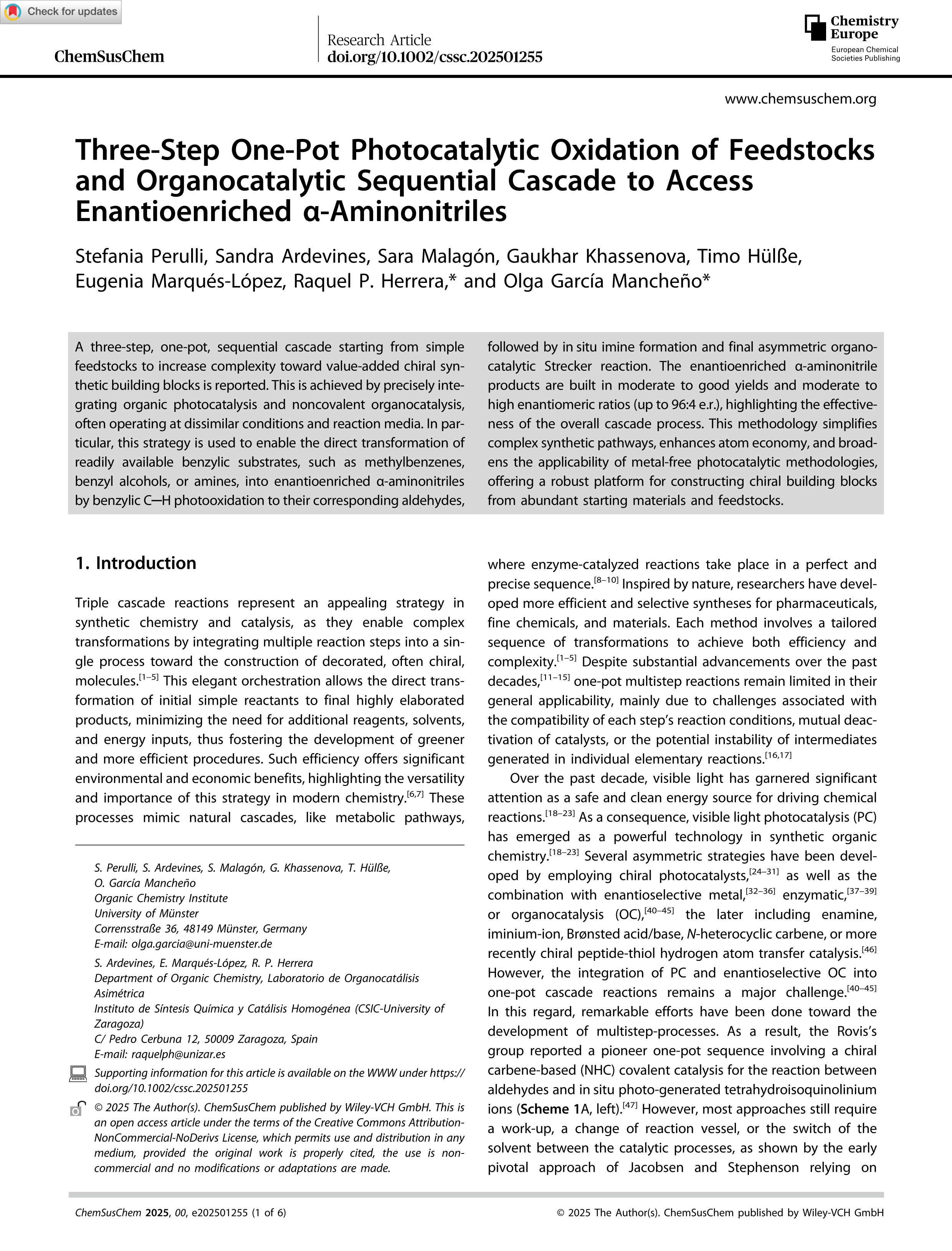 Three‐Step One‐Pot Photocatalytic Oxidation of Feedstocks and Organocatalytic Sequential Cascade to Access Enantioenriched α‐Aminonitriles