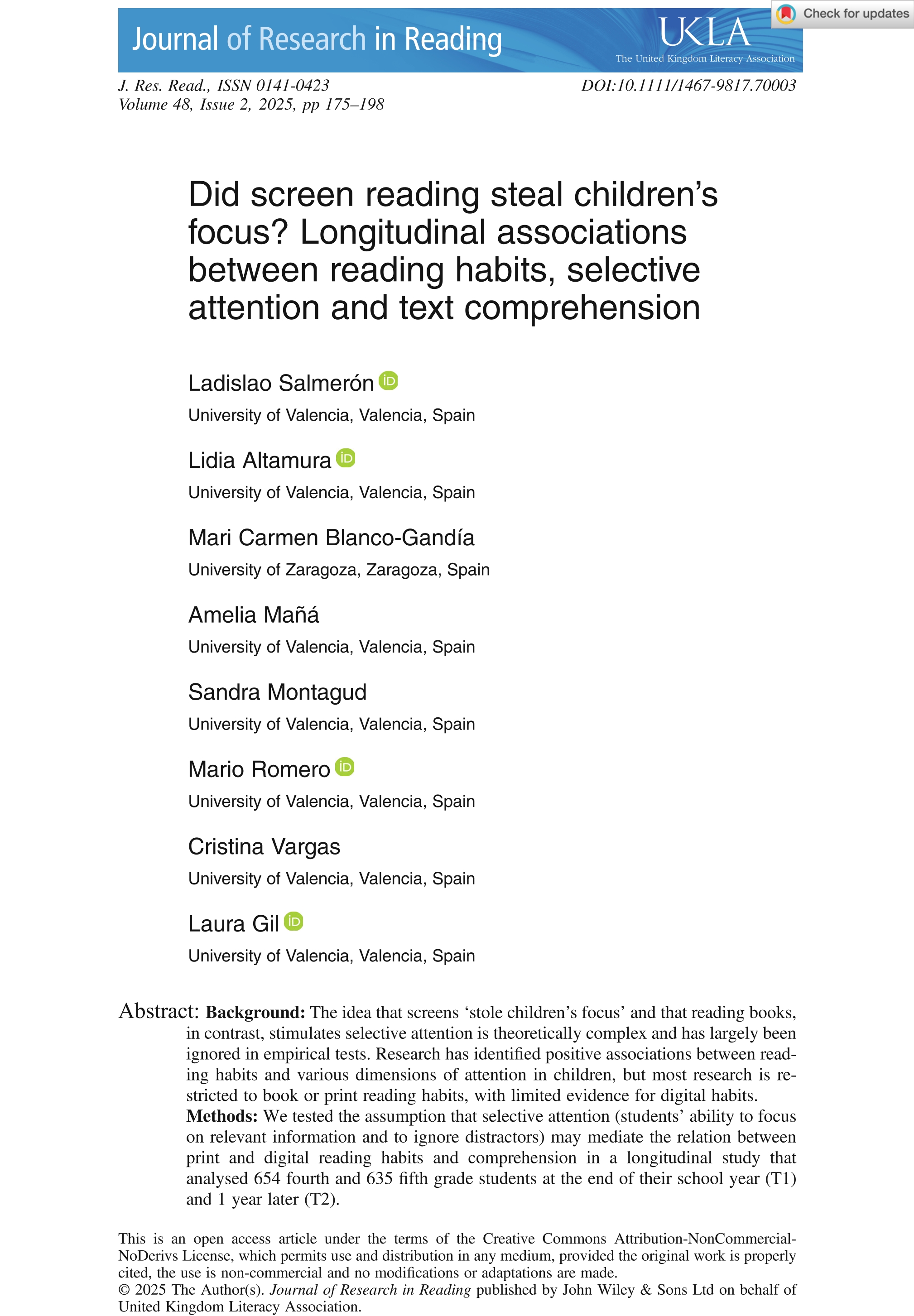 Did screen reading steal children's focus? Longitudinal associations between reading habits, selective attention and text comprehension