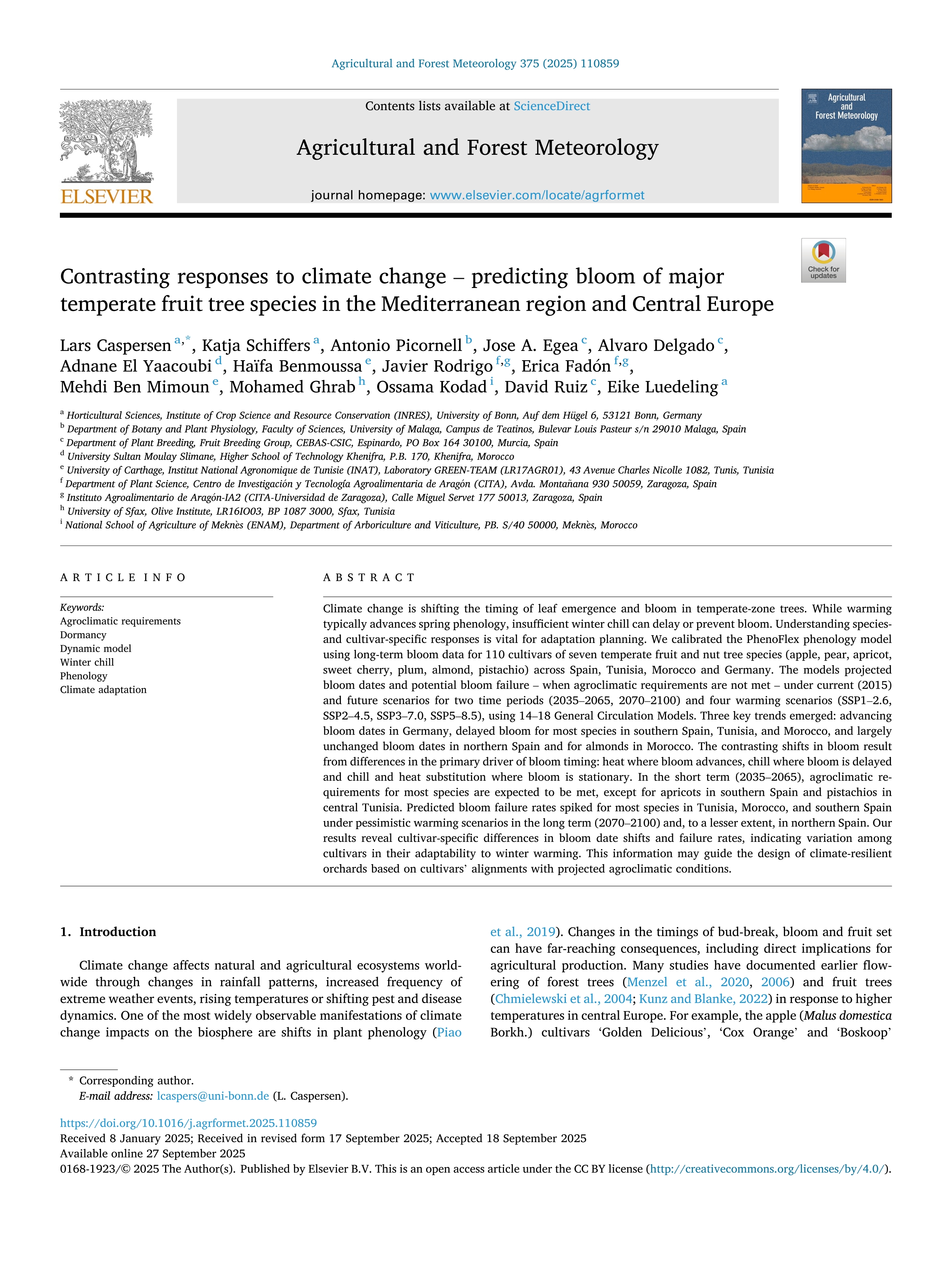 Contrasting responses to climate change – predicting bloom of major temperate fruit tree species in the Mediterranean region and Central Europe