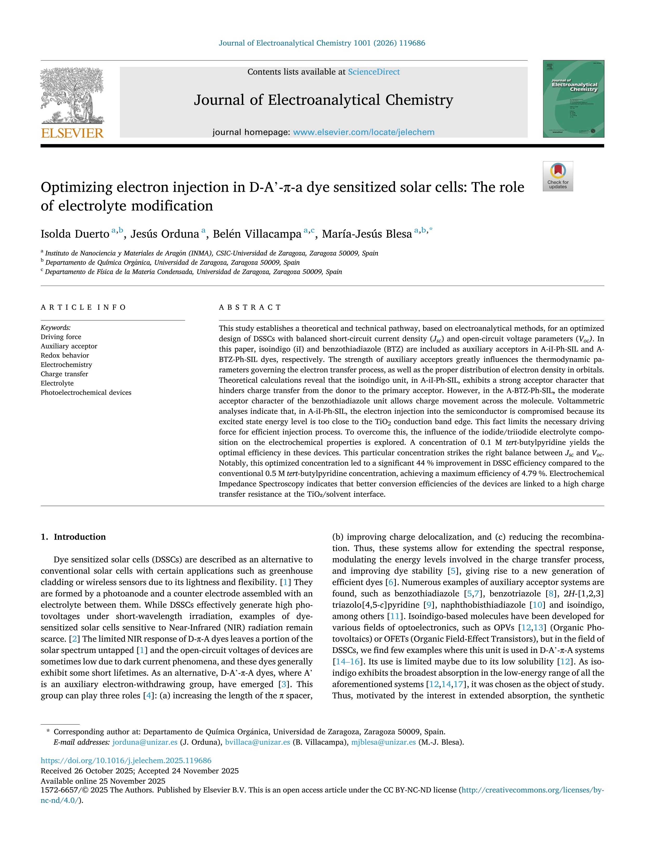 Optimizing electron injection in D-A'-π-a dye sensitized solar cells: The role of electrolyte modification