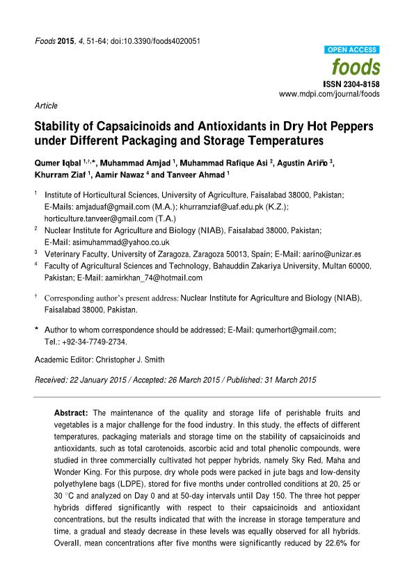 Stability of Capsaicinoids and Antioxidants in Dry Hot Peppers under Different Packaging and Storage Temperatures