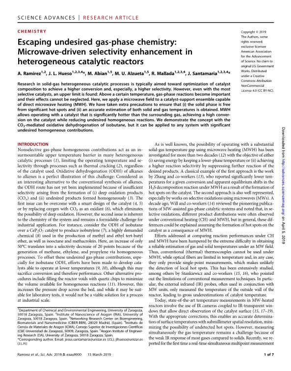 Escaping undesired gas-phase chemistry: Microwave-driven selectivity enhancement in heterogeneous catalytic reactors